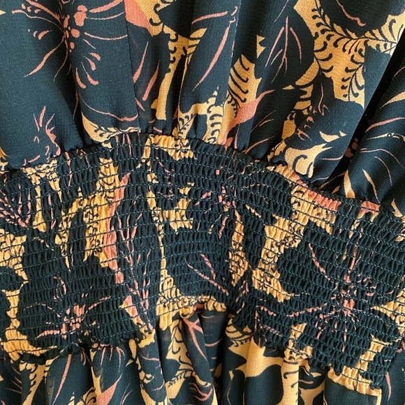 ASTR The Label Dark Romantic Sheer L/S Lined V Neck Empire Smocked Dress Sz M - Picture 6 of 11